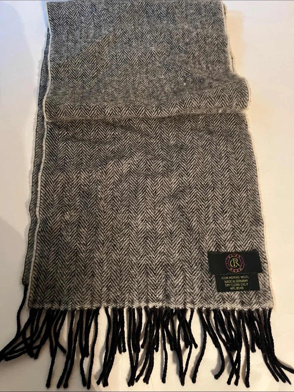 Club room 100% Merino wool winter scarf, grey herringbone pattern WPL8046.